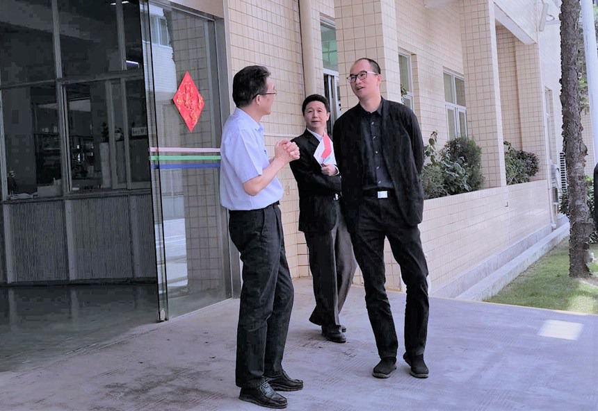 J9����|����վ����