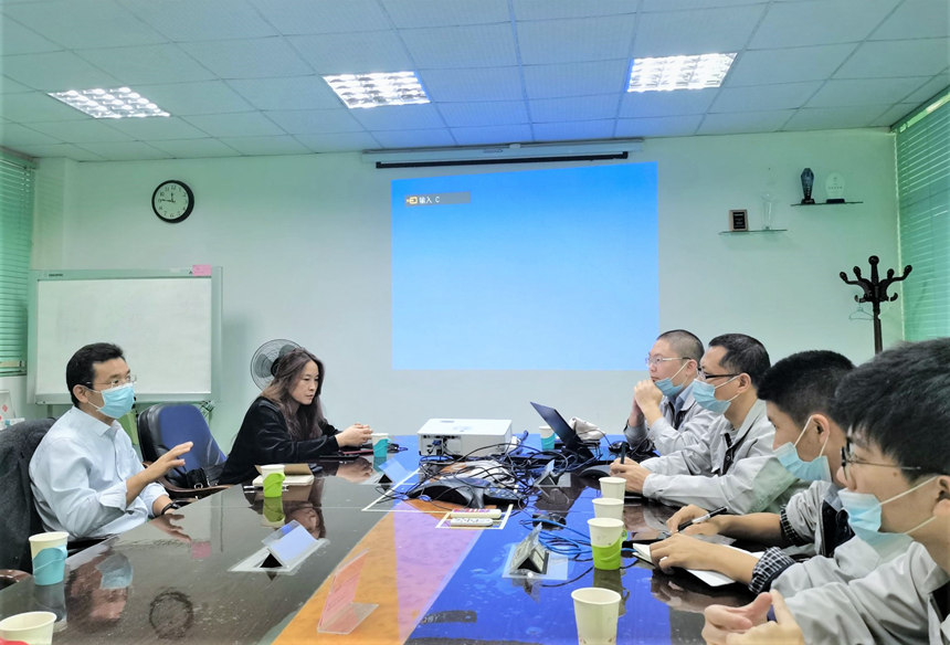 J9����|����վ����