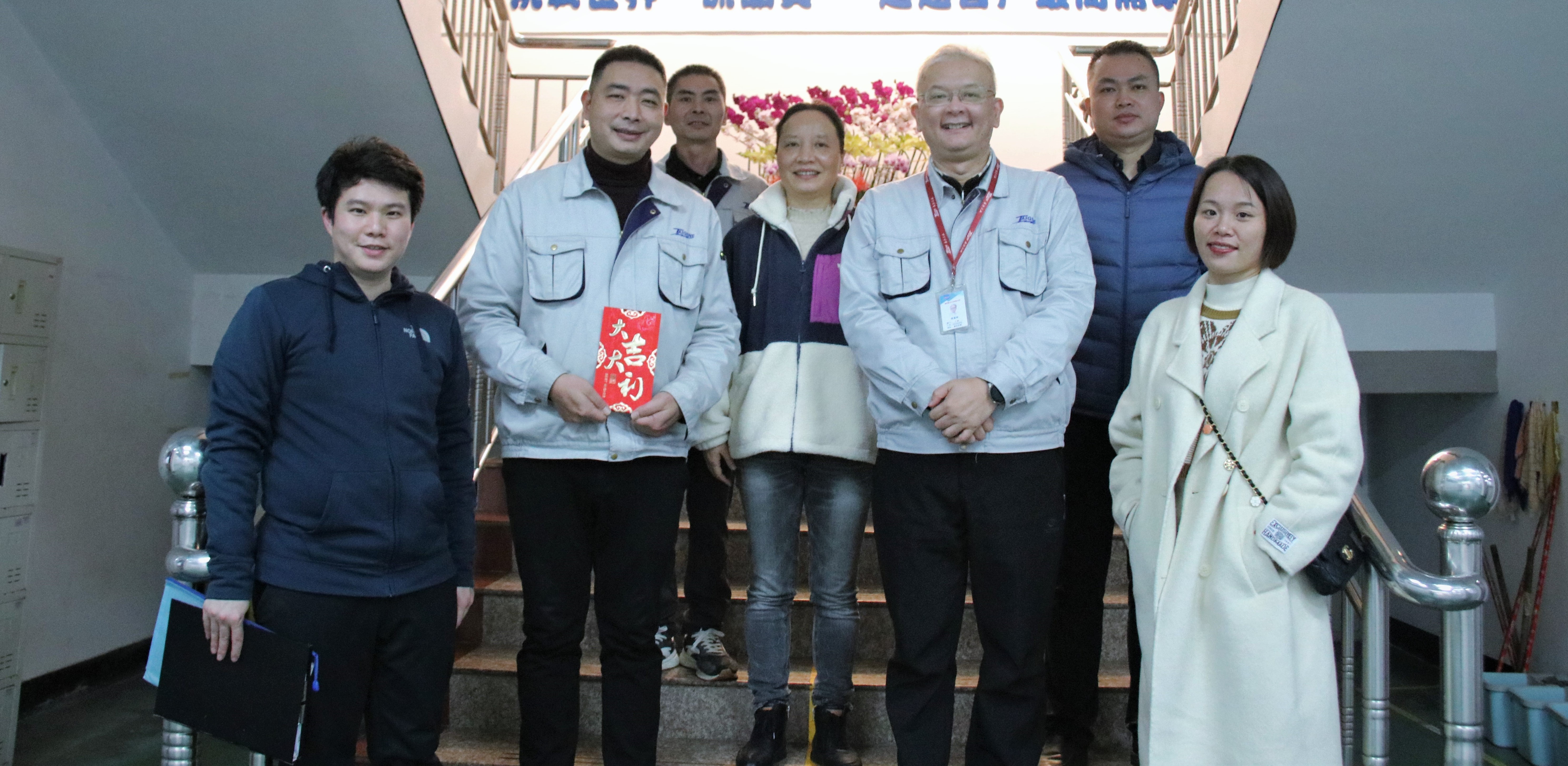 J9����|����վ����